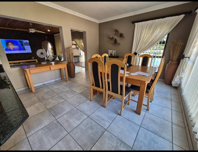 3 BEDROOM HOUSE FOR SALE IN BRACKENHURST